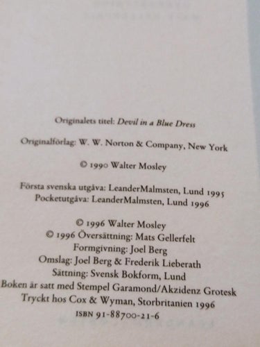 Djävul i en blå klänning av Walter Mosley. bok, pocket. very good plus