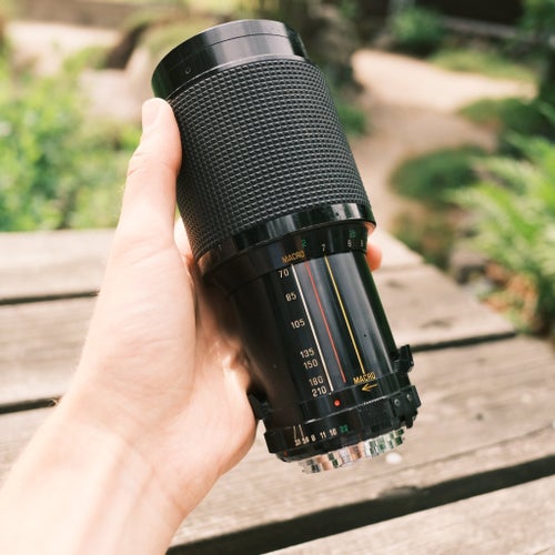 Vivitar Series 1 70-210mm f/3.5 Macro Focusing Auto Zoom (Minolta MD)