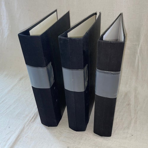 PÄRM GAFFELPÄRM 3 st med svart trä rygg, A4 format, 6 cm rygg