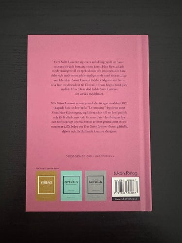 Lilla boken om Yves Saint Laurent-prydnadsbok