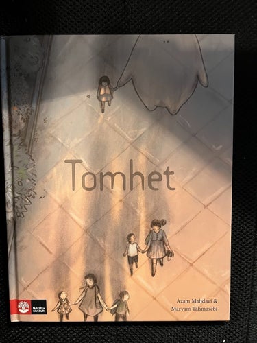 Tomhet. / Azam Mahdavi & Maryam Tahmasebi