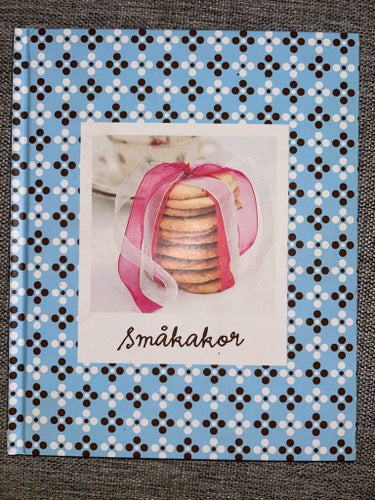 Småkakor ( recept kokbok bakbok kakor böcker bok nygl