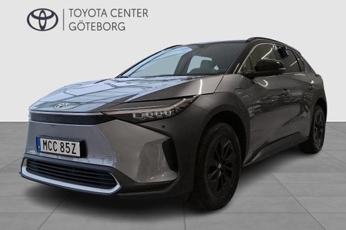 Toyota bZ4X FWD EXECUTIVE 20 JBL, PANORAMAGLASTAK BI-TONE//VINTERHJUL INGÅR