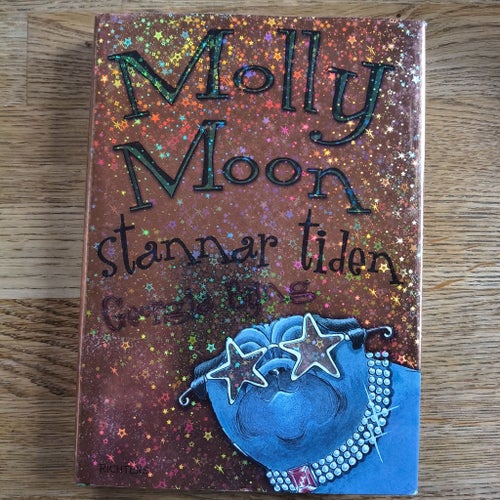 Tre böcker om Molly Moon av Georgia Byng
