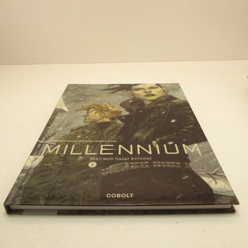 Millennium Män som hatar kvinnor nr 1 Hårdpärm 2022 Cobolt Nyskick