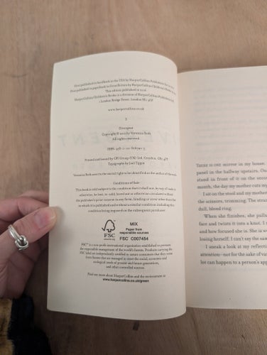 Divergent av Veronica Roth, 2011