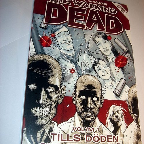 THE WALKING DEAD ALBUM 1 NY OLÄST