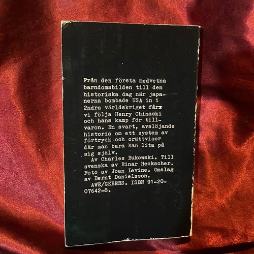 Min oskuld och Pearl Harbor. av Charles Bukowski, 1982