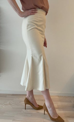 Benvit midikjol från Massimo Dutti strl M