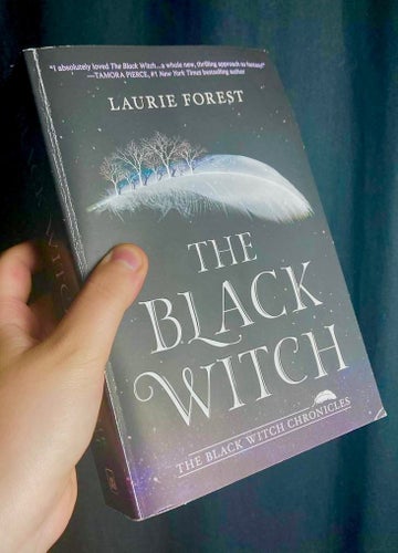 The Black Witch av Laurie Forest, 2017