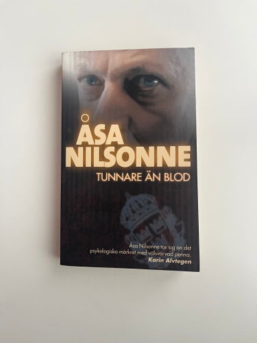 Tunnare än blod av Åsa Nilsonne, 2004
