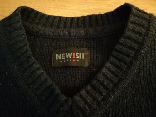Newish ACTION svart tröja