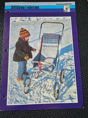 Mönsterblad på att väva en sittdyna i vävram - Handarbetsbiblioteket