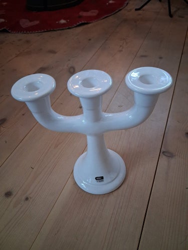 Guldkroken. Tre armad. Vit. Fin till påsk.