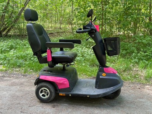 Invacare Orion Metro – rosa promenadscooter i fint skick