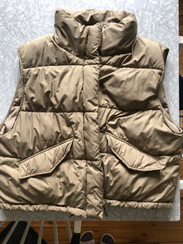 H&M beige täck väst, storlek L