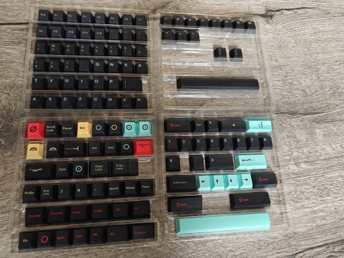Cherry Keycaps (PBT) - Liknande GMK Metropolis