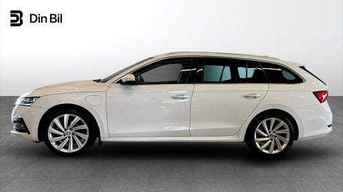 Škoda Octavia Kombi iV 1,4 TSI Drag B-Kamera 204 HK