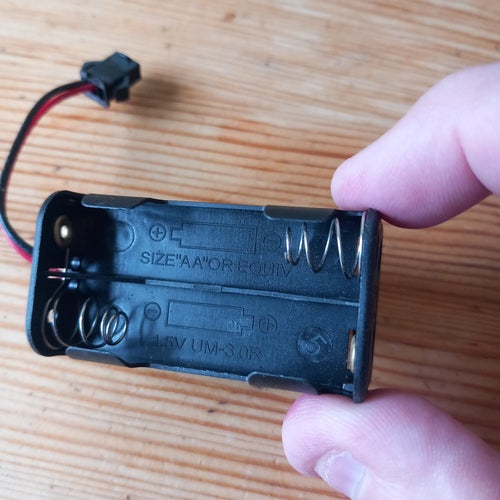 Batterihållare för 4 AA-batterier