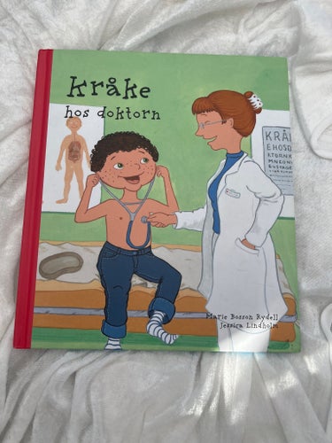 Kråke hos doktorn av Marie Bosson Rydell och Jessica Lindholm, 2016