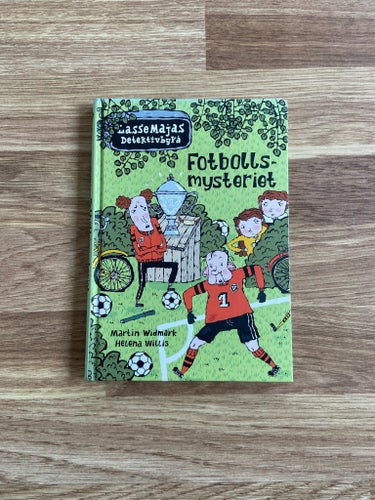 Fotbollsmysteriet av Martin Widmark, Helena Willis