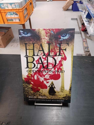 HALF BAD - ONDSKANS SON