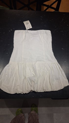 PULL&BEAR vit miniklänning, storlek M