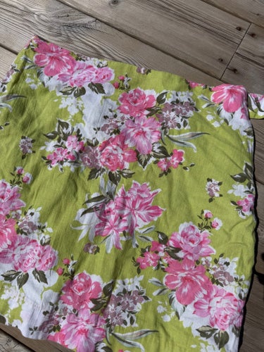 Gina Tricot grön, rosa, vit kjol, storlek S. Ny endast upptvättad
