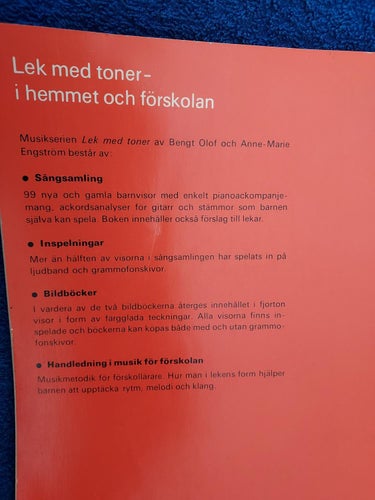 Lek med toner Sångsamling 19x24,5 cm !