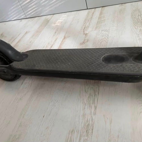 Xiaomi Mi Electric Scooter Essential