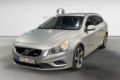 Volvo V60 T4 180 HK R-DESIGN BT PDC 0.54L/MIL KAMREM BYTT 18"