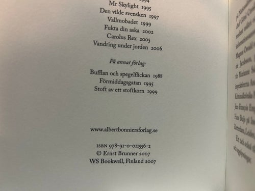 Yngling på guld ROman om ett brott av Ernst Brunner, Very Fıne plus