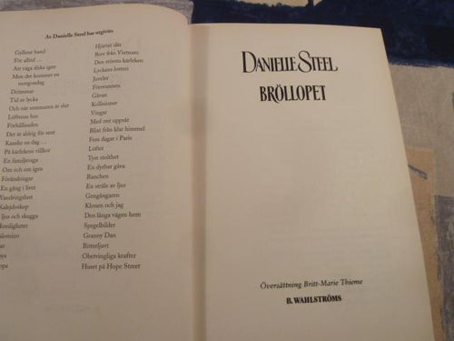 BRÖLLOPET, D. STEEL, 2002,  BÖCKER
