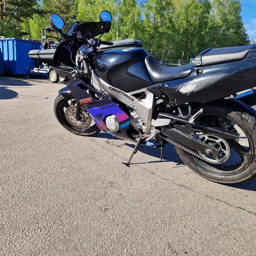 Yamaha FZR600 Genesis 1992, A2