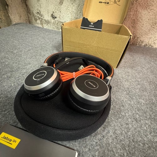 Mkt fint skick! Jabra evole 65 trådlösa inkl bordsladare