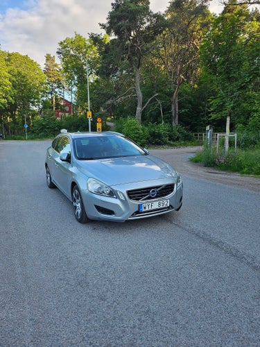 Volvo V60 2.4 D6 Plug-in Hybrid Summum AWD
