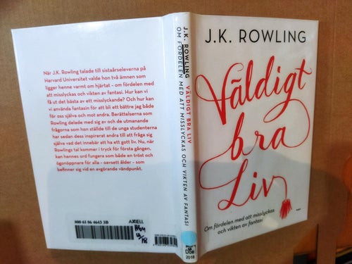 Väldigt bra liv av J. K. Rowling. Very Fine. BM