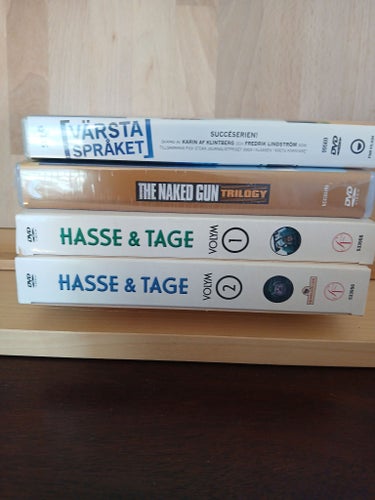 DVD-filmer: Hasse & Tage Volym 1 & 2, The Naked Gun Trilogy, Värsta Språket
