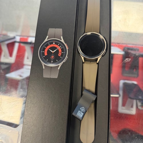 Samsung Galaxy Watch5 Pro 45mm LTE Smartklocka