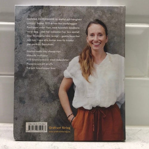 Portionen under tian av Hanna Olvenmark, 2018 inbunden