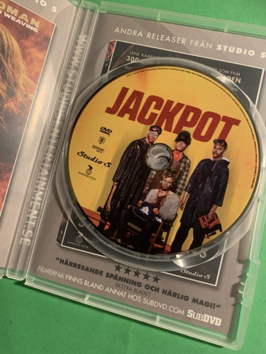 JACKPOT (2011) DVD svensk text - Porto 22 kr utan fodral, STUDIO S540