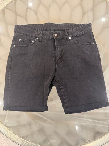 Cheap Monday svarta shorts, storlek 33