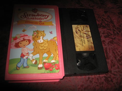 STRAWBERRY SHORTCAKE - SÖTNOS BLIR SJUK (SVENSKT TAL) VHS