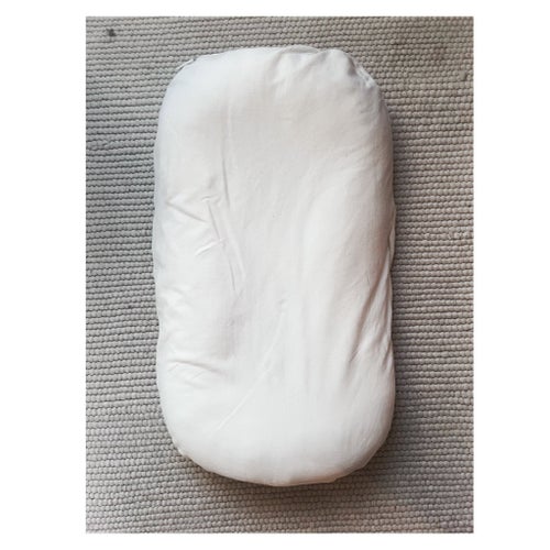 Babynest vit nyfödd