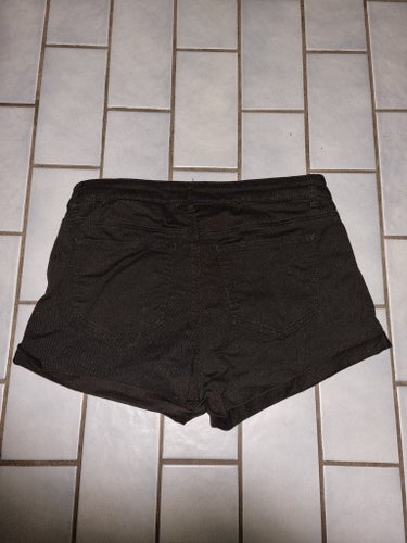 * Svarta jeans shorts storlek 36