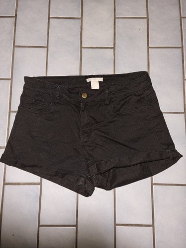 * Svarta jeans shorts storlek 36