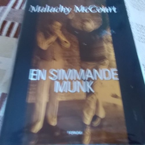 EN INBUNDEN BOK MALACHY MCCOURT EN SIMMANDE MUNK