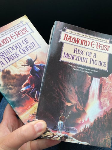 Shadow of a Dark Queen & Rise of a Merchant Prince av Raymond E. Feist, 1994