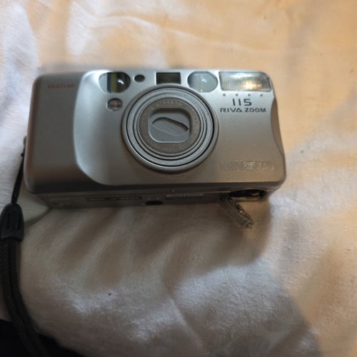 Minolta Riva Zoom 115 Analog Kamera