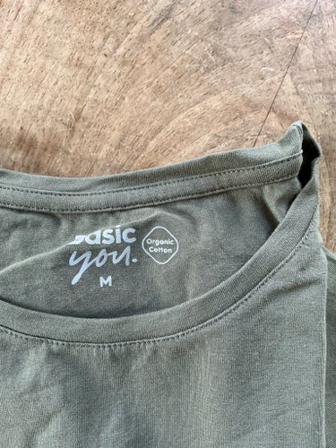 Basic you. grön t-shirt, storlek M